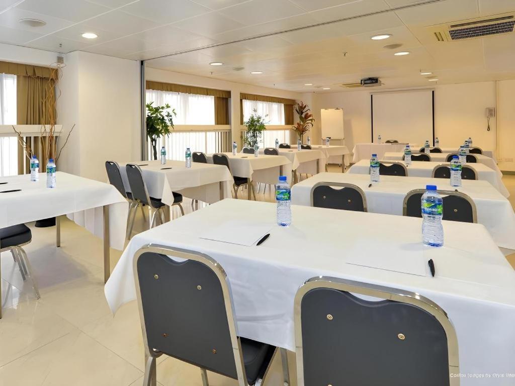 Hotel Caritas Oswald Cheung International House à Hong Kong Extérieur photo